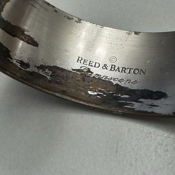 Reed & Barton Damascene Wide Cuff Bracelet – Floral Heart Design – Vintage Jewel - Picture 4 of 9